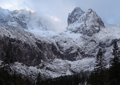 Schnee im Sommer an der Zugspitze